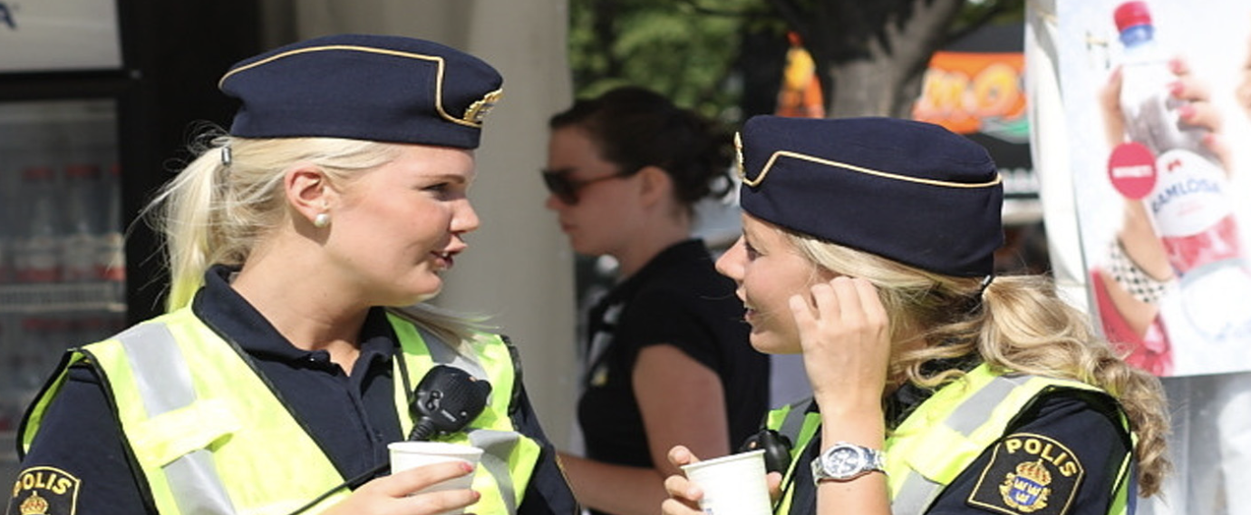Sweden: Dozens of Female Cops Leaked Info to Gangs, Had Sex with Gangsters